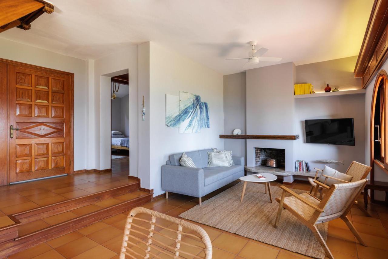 Luna Villa Private Beach Néa Irákleia Eksteriør billede