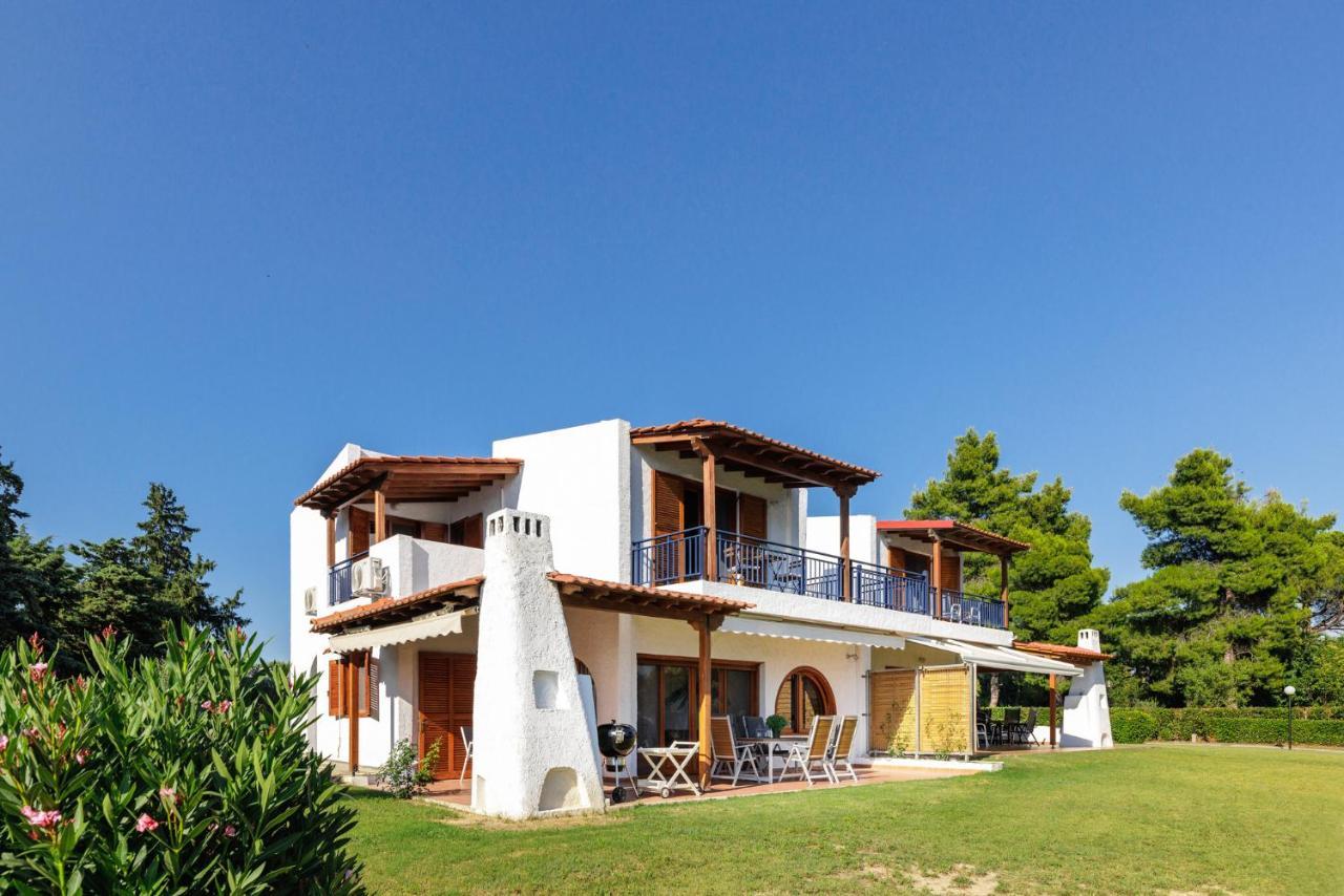Luna Villa Private Beach Néa Irákleia Eksteriør billede