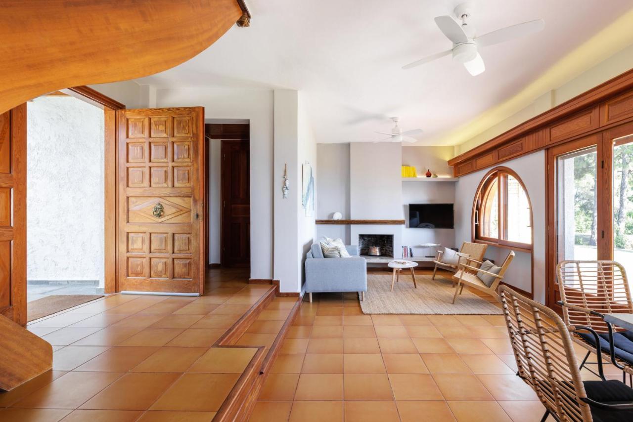 Luna Villa Private Beach Néa Irákleia Eksteriør billede