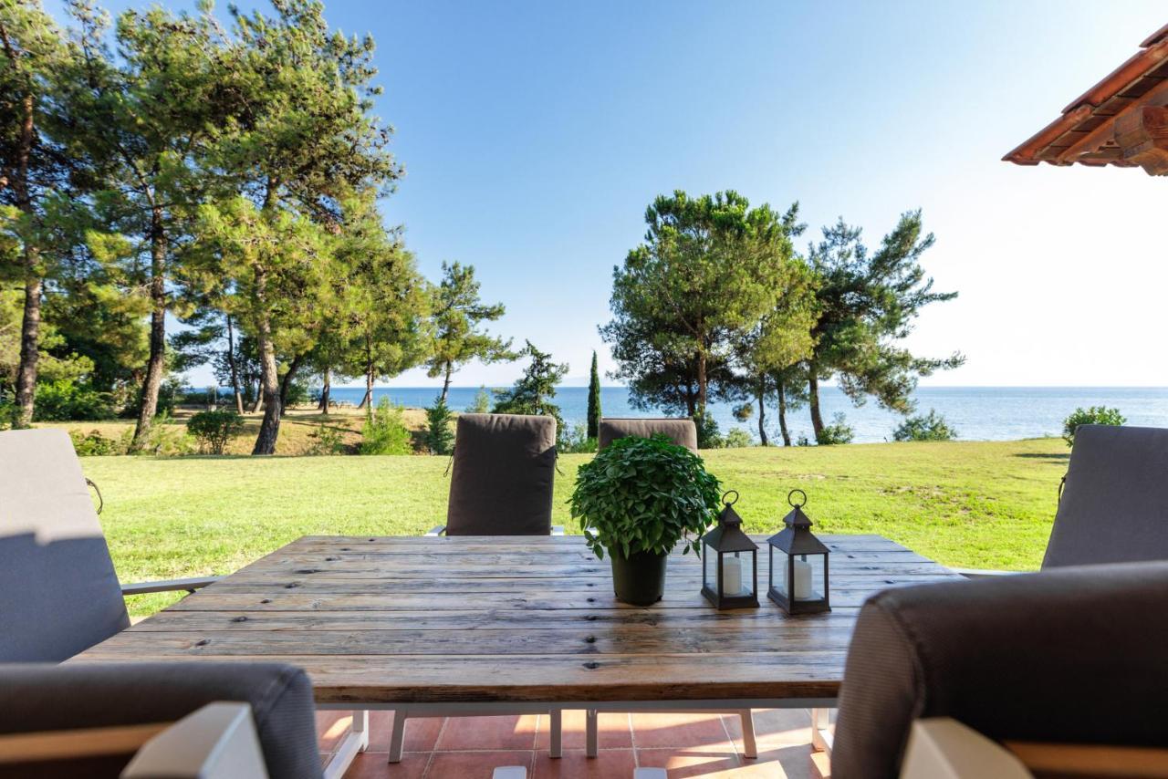 Luna Villa Private Beach Néa Irákleia Eksteriør billede