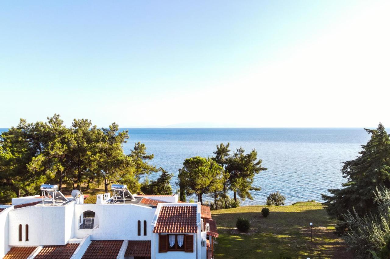 Luna Villa Private Beach Néa Irákleia Eksteriør billede