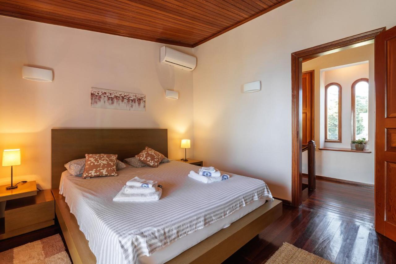 Luna Villa Private Beach Néa Irákleia Eksteriør billede