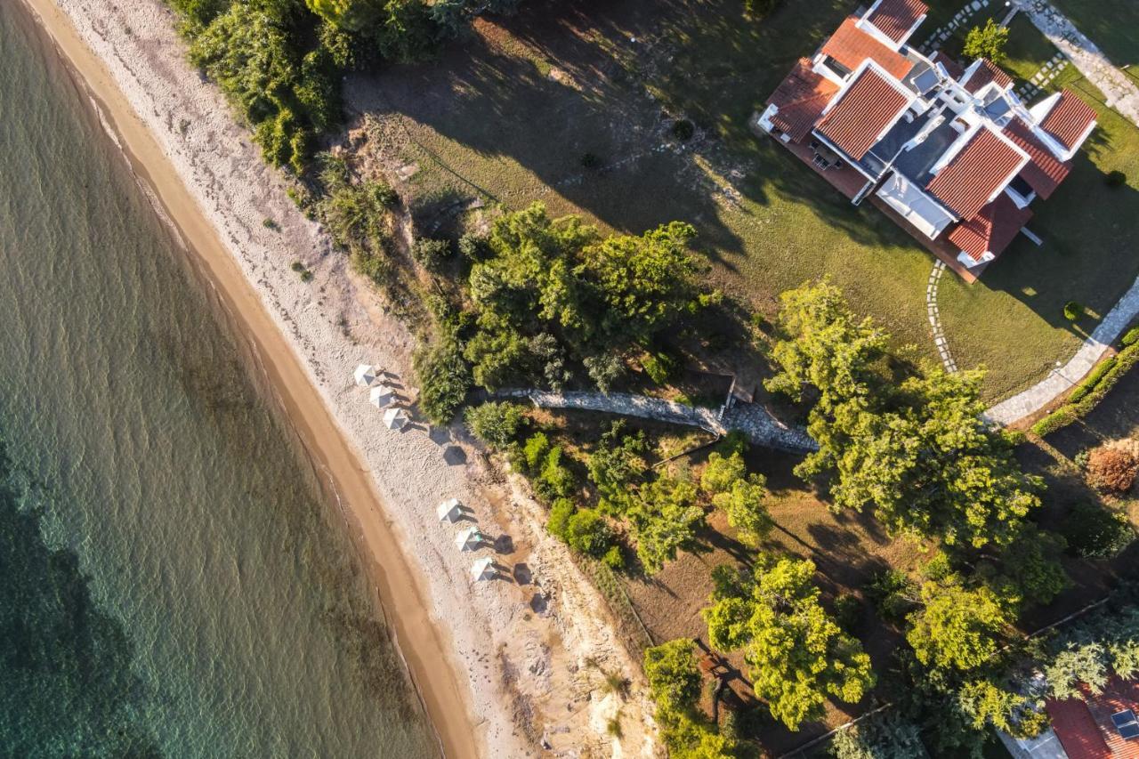 Luna Villa Private Beach Néa Irákleia Eksteriør billede