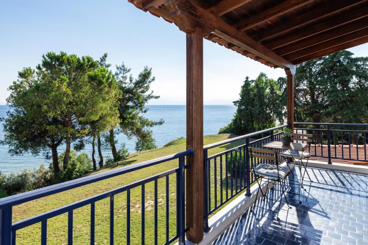 Luna Villa Private Beach Néa Irákleia Eksteriør billede